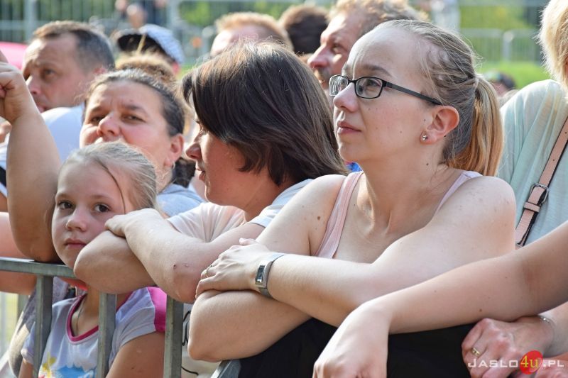 Koncert zespołu "Januszki" i publiczność - Dni Osieka Jasielskiego 2018