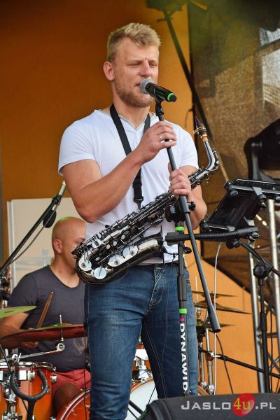 Koncert zespołu "Januszki" i publiczność - Dni Osieka Jasielskiego 2018