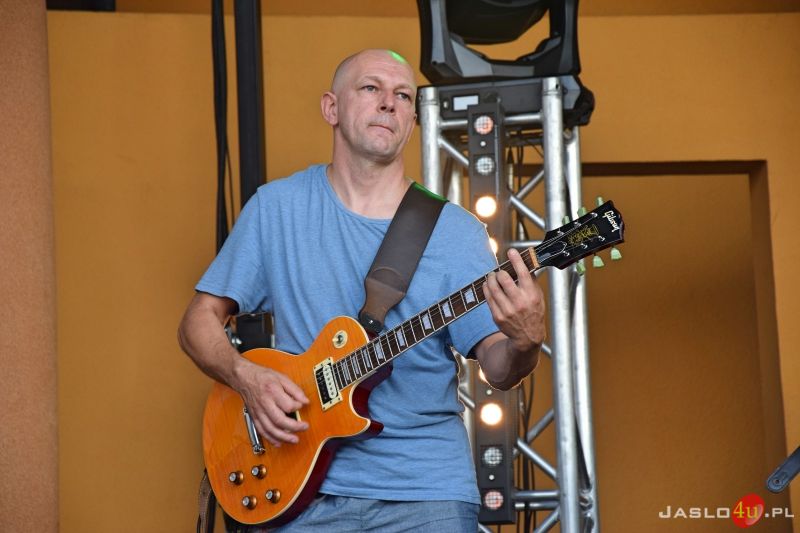 Koncert zespołu "Januszki" i publiczność - Dni Osieka Jasielskiego 2018