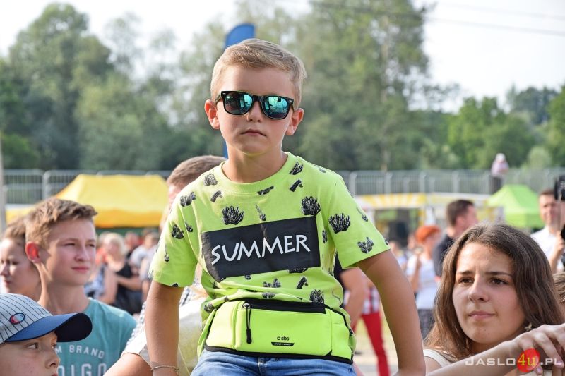 Koncert zespołu "Januszki" i publiczność - Dni Osieka Jasielskiego 2018