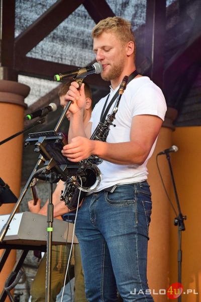 Koncert zespołu "Januszki" i publiczność - Dni Osieka Jasielskiego 2018