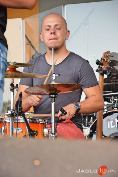 Koncert zespołu "Januszki" i publiczność - Dni Osieka Jasielskiego 2018