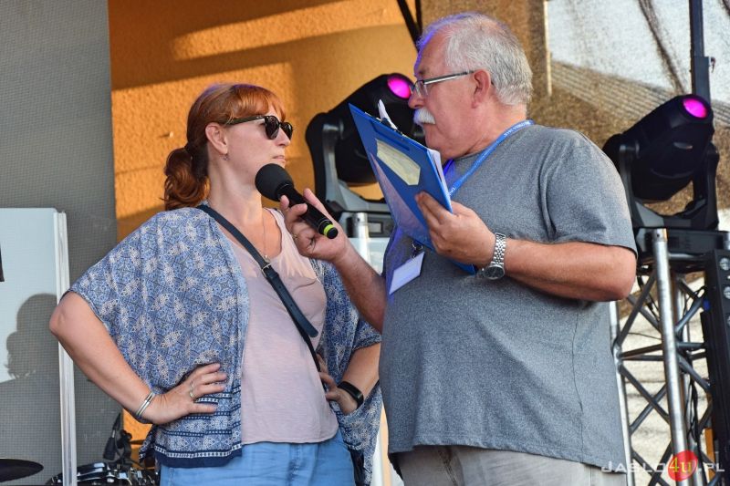 Koncert zespołu "Januszki" i publiczność - Dni Osieka Jasielskiego 2018