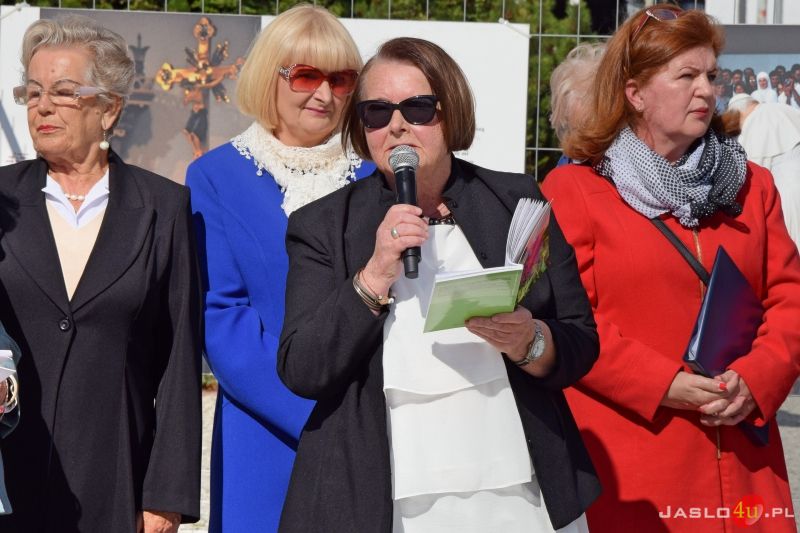 "Święty Papież Polak" - otwarcie wystawy plenerowej