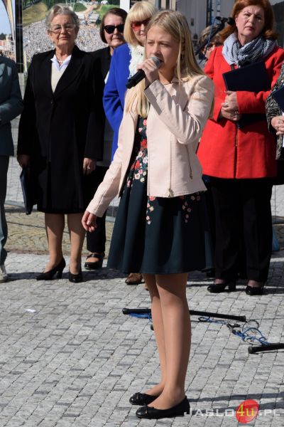 "Święty Papież Polak" - otwarcie wystawy plenerowej