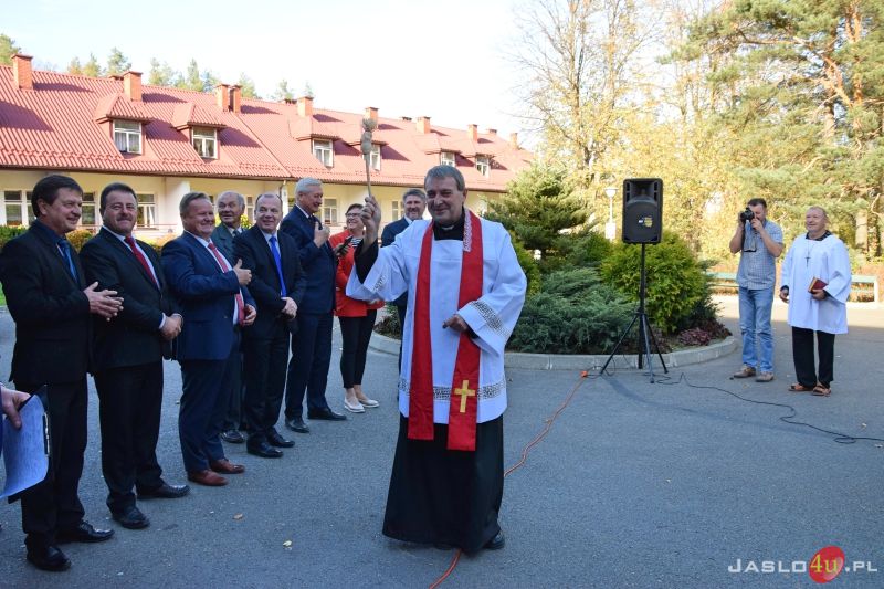 Nowy samochód transportowy w Domu Pomocy Społecznej w Foluszu