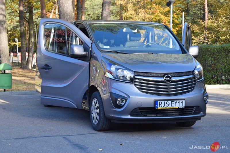 Nowy samochód transportowy w Domu Pomocy Społecznej w Foluszu