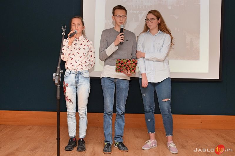 "Droga do niepodległości" - konkurs w Zespole Szkół nr 4 w Jaśle