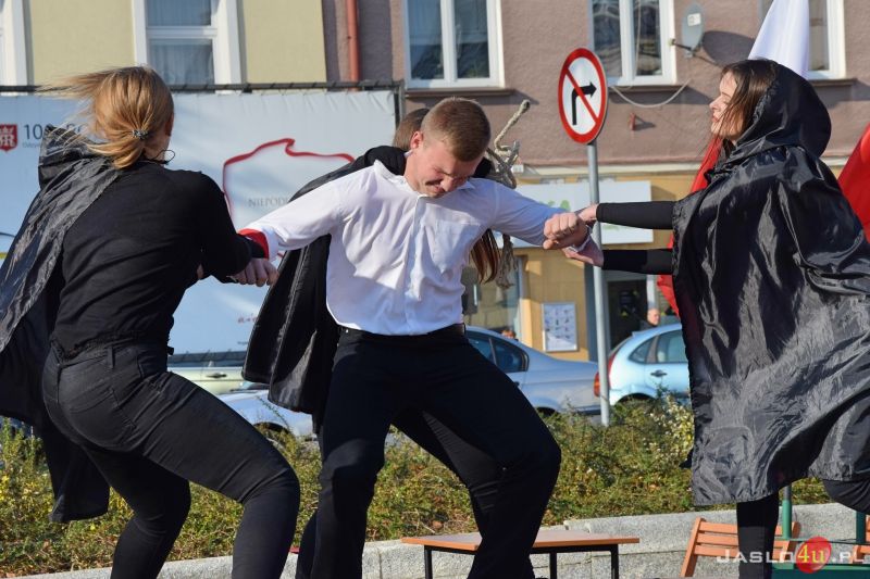 "Dzień dla Niepodległej" na jasielskim rynku