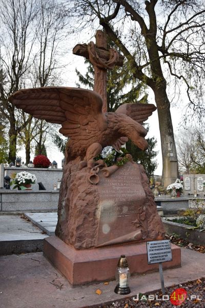 Jasielski stary cmentarz w obiektywie