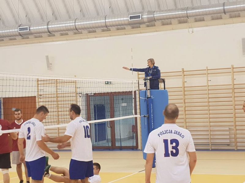 Pierwsza kolejka Amatorskiej Ligi Siatkówki o Puchar Wójta Gminy Nowy Żmigród