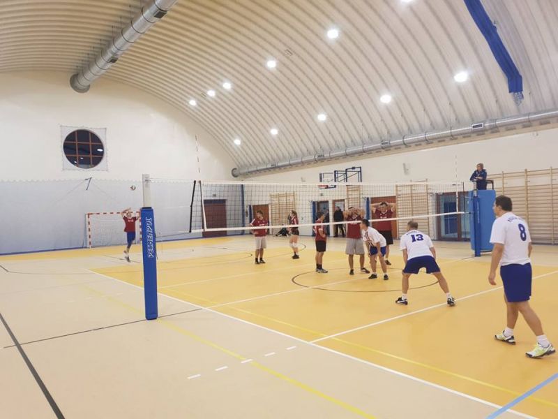 Pierwsza kolejka Amatorskiej Ligi Siatkówki o Puchar Wójta Gminy Nowy Żmigród