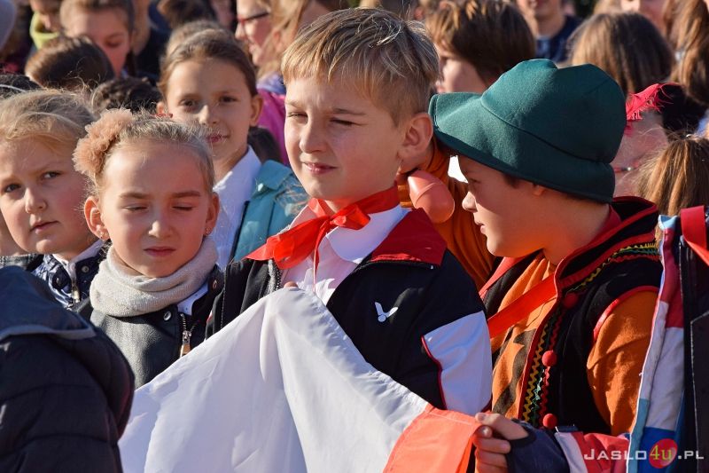 Widowisko plenerowe na jasielskim rynku w rocznicę odzyskania przez Polskę niepodległości