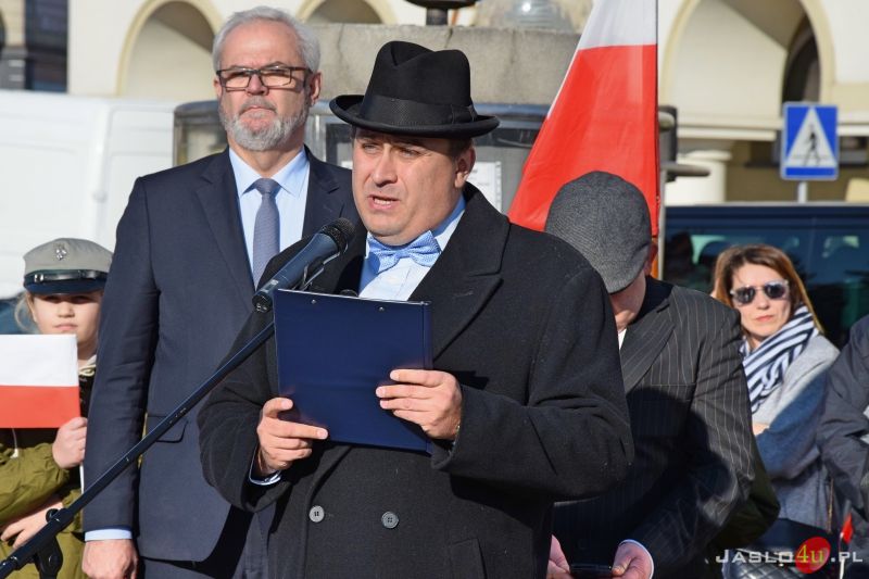 Widowisko plenerowe na jasielskim rynku w rocznicę odzyskania przez Polskę niepodległości