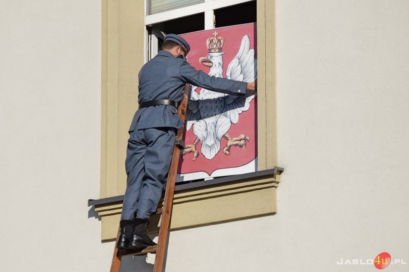 Widowisko plenerowe na jasielskim rynku w rocznicę odzyskania przez Polskę niepodległości