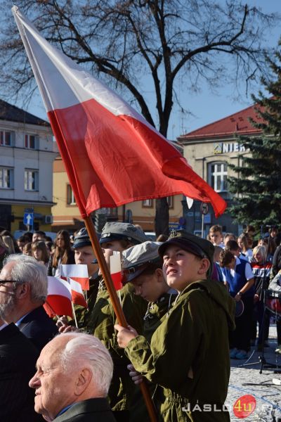 Widowisko plenerowe na jasielskim rynku w rocznicę odzyskania przez Polskę niepodległości