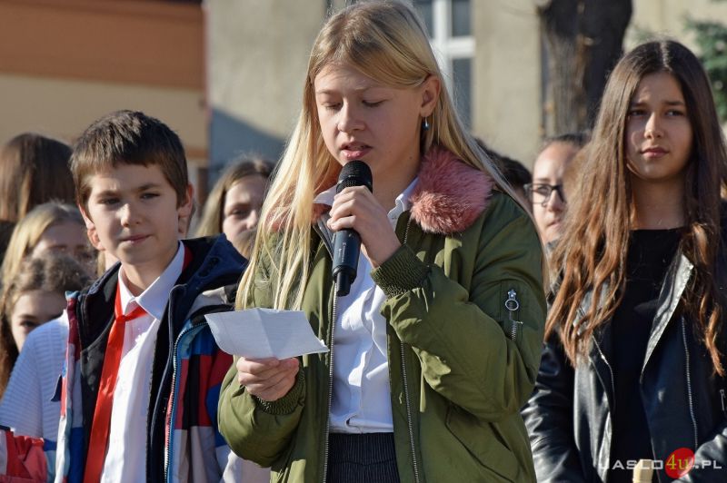 Widowisko plenerowe na jasielskim rynku w rocznicę odzyskania przez Polskę niepodległości