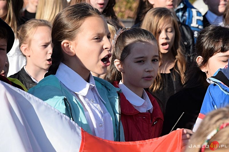 Widowisko plenerowe na jasielskim rynku w rocznicę odzyskania przez Polskę niepodległości