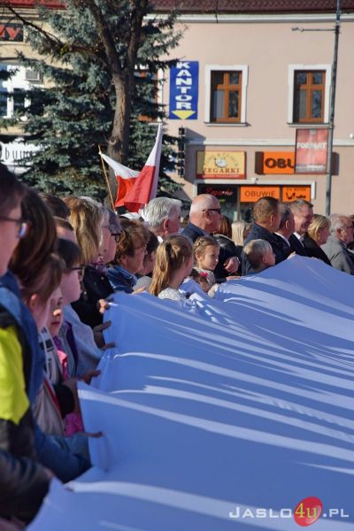 Widowisko plenerowe na jasielskim rynku w rocznicę odzyskania przez Polskę niepodległości