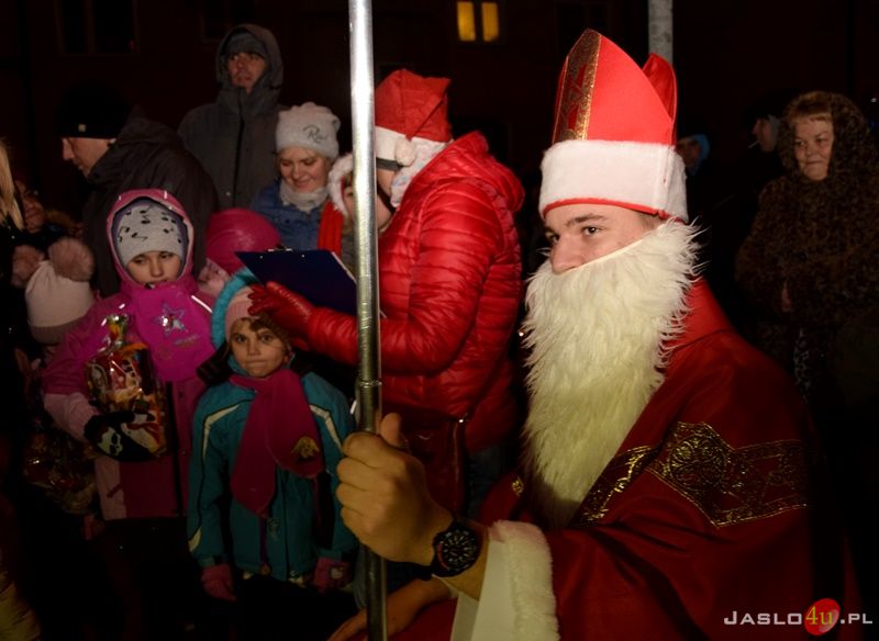 Święty Mikołaj na osiedlu Krasińskiego w Jaśle