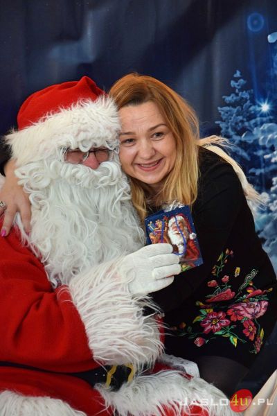 Święty Mikołaj w Przedszkolu Miejskim nr 6 "Pluszowego Misia"