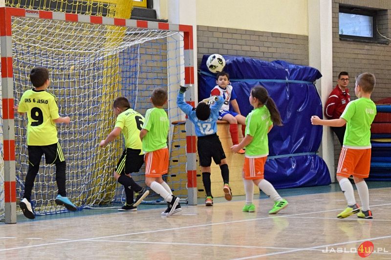 Turniej piłki halowej Tanie Trofea.pl CUP