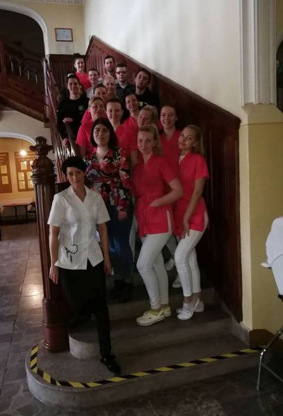 Wizyta uczennic Starptautiskā Cidesco Rīgas Kosmētikas skola z Łotwy w jasielskim Medyku