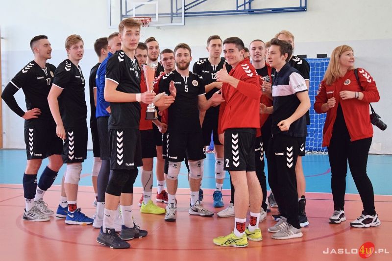 MKS "MOSiR" Jasło vs UKS SMS Wybicki Kielce (2:3)