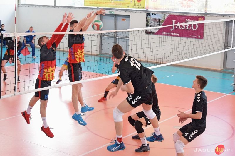 MKS "MOSiR" Jasło vs UKS SMS Wybicki Kielce (2:3)