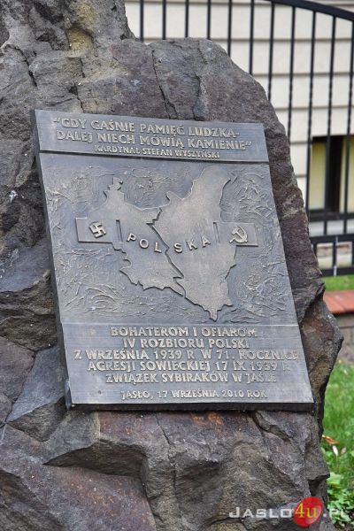 Obchody 79. rocznicy zbrodni katyńskiej i 9. rocznicy katastrofy smoleńskiej