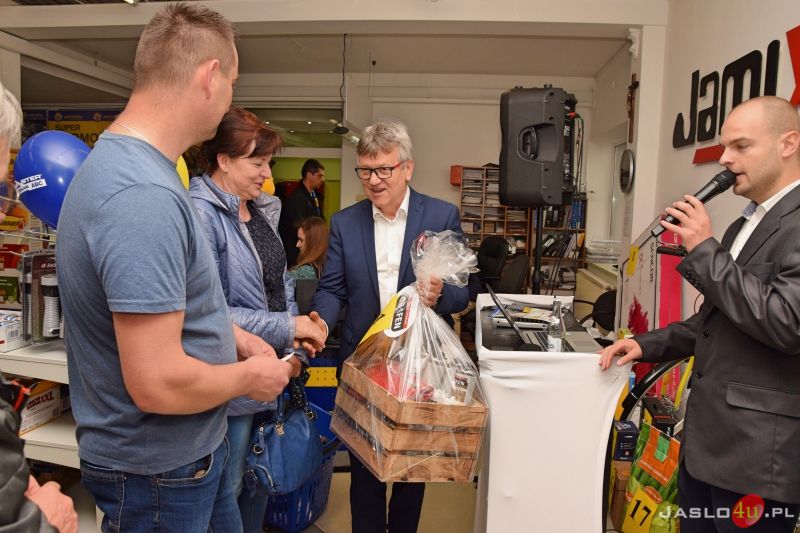 Otwarcie nowego marketu budowlanego "Pszczółka" w Jaśle