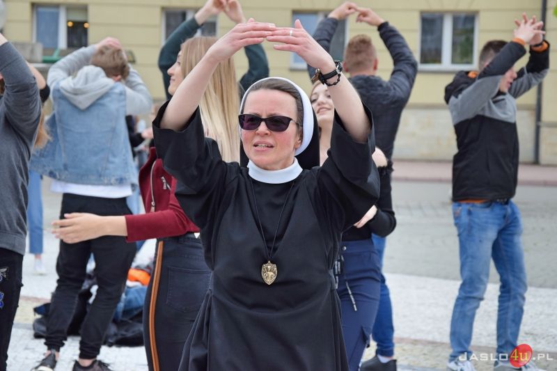 FISHMOB 2019 - Jasło tańczy dla św. Jana Pawła II