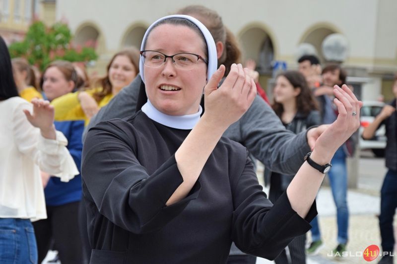FISHMOB 2019 - Jasło tańczy dla św. Jana Pawła II