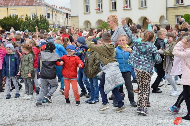 FISHMOB 2019 - Jasło tańczy dla św. Jana Pawła II