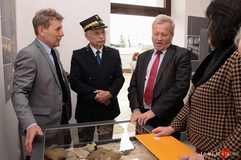 Uroczyste otwarcie zmodernizowanego dworca kolejowego w Bieczu