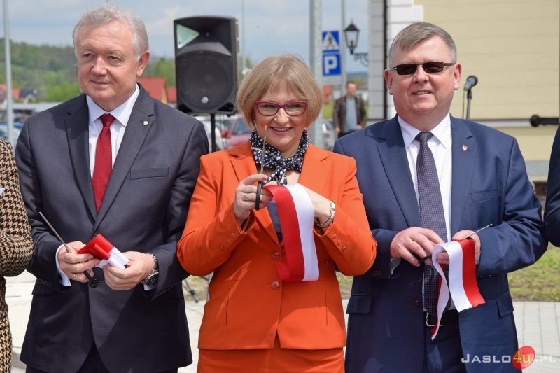 Uroczyste otwarcie zmodernizowanego dworca kolejowego w Bieczu