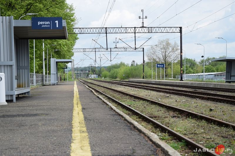 Uroczyste otwarcie zmodernizowanego dworca kolejowego w Bieczu