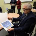 Samorządowcom wręczono symboliczne czeki