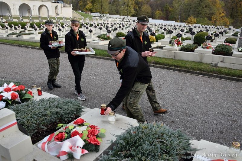 Akcja - Znicze na polskich grobach na ziemi lwowskiej (dzień 1)