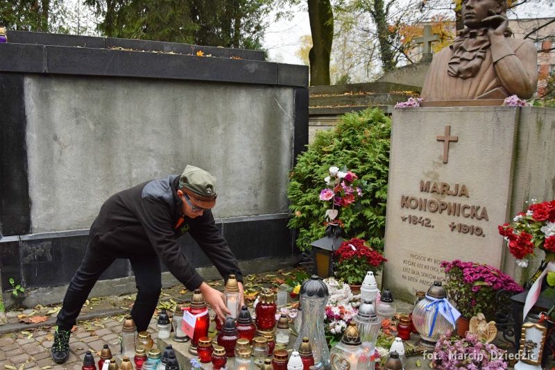 Akcja - Znicze na polskich grobach na ziemi lwowskiej (dzień 1)