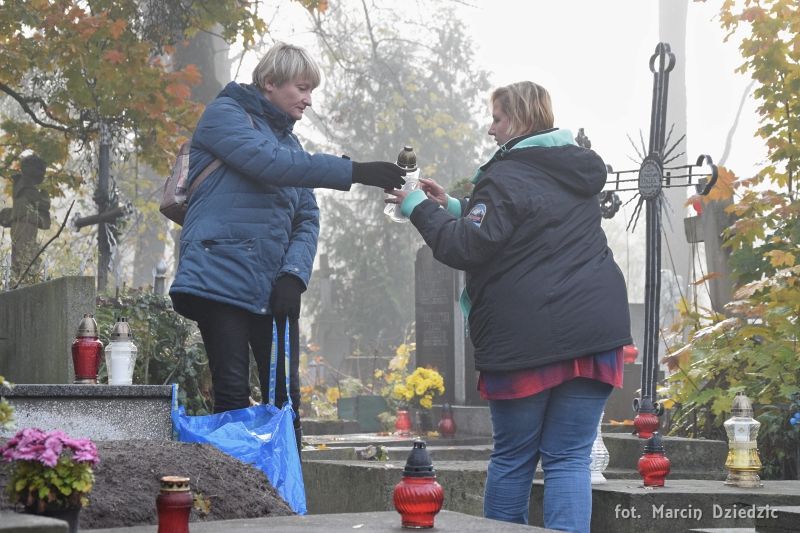 Akcja - Znicze na polskich grobach na ziemi lwowskiej (cmentarz Janowski i Wzgórza Wuleckie)