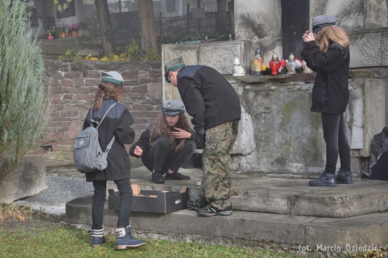 Akcja - Znicze na polskich grobach na ziemi lwowskiej (cmentarz Janowski i Wzgórza Wuleckie)