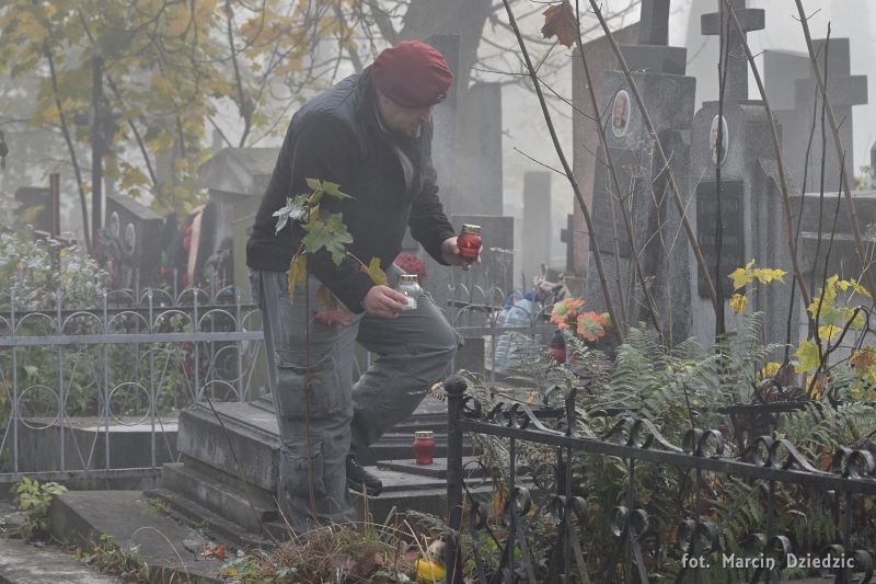 Akcja - Znicze na polskich grobach na ziemi lwowskiej (cmentarz Janowski i Wzgórza Wuleckie)