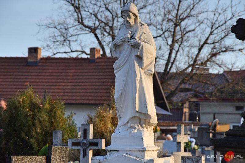 Dzień Wszystkich Świętych 2019 na jasielskich cmentarzach