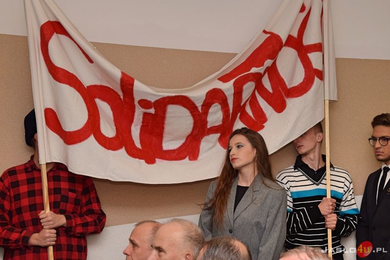 Powiatowe obchody 38. rocznicy wprowadzenia stanu wojennego w Zespole Szkół Budowlanych w Jaśle
