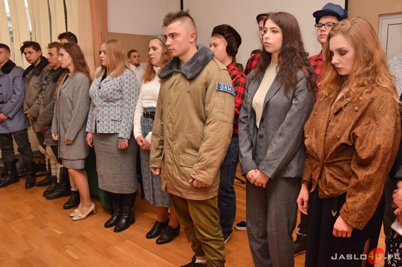 Powiatowe obchody 38. rocznicy wprowadzenia stanu wojennego w Zespole Szkół Budowlanych w Jaśle