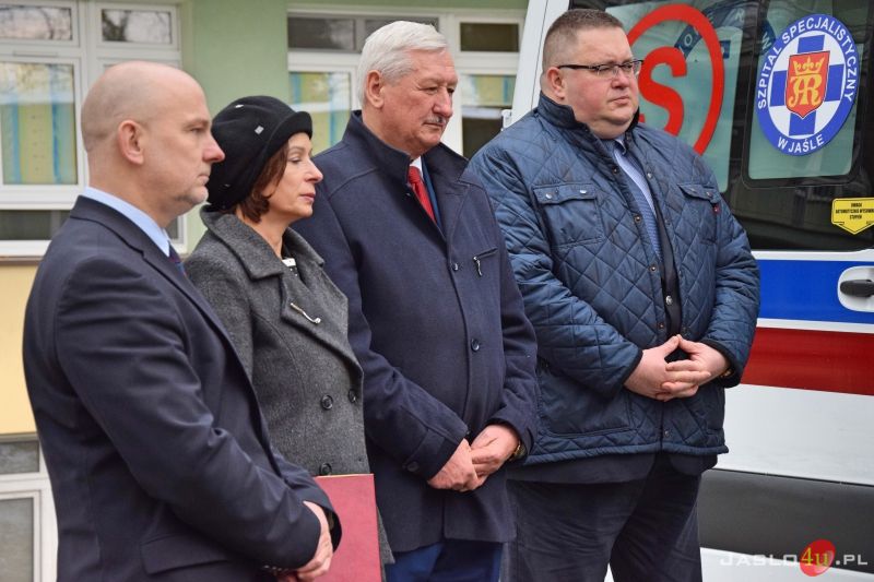 Przekazanie nowego ambulansu dla Szpitala Specjalistycznego w Jaśle