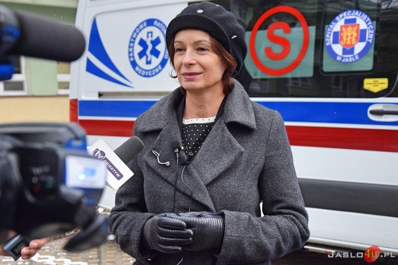 Przekazanie nowego ambulansu dla Szpitala Specjalistycznego w Jaśle