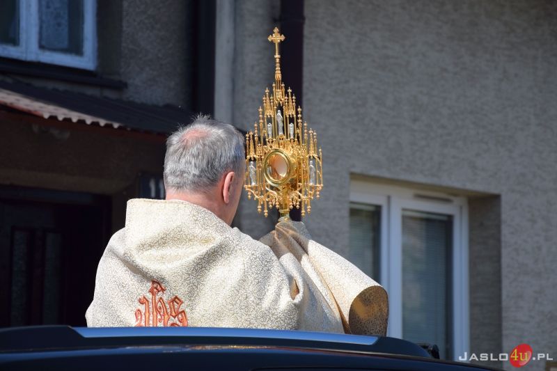 Przejazd Najświętszego Sakramentu ulicami Jasła