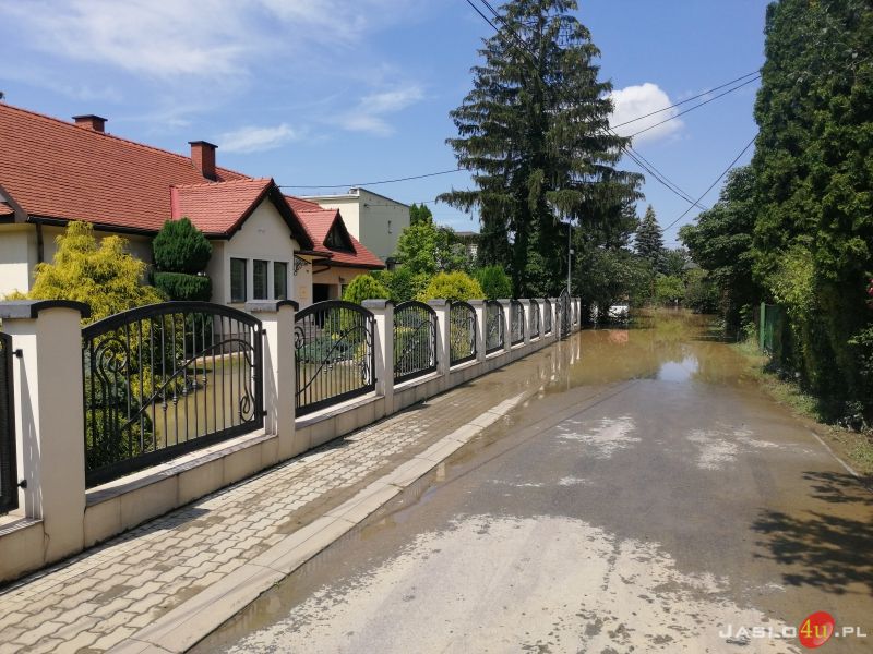 Podtopienia na jasielskich osiedlach Brzyszczki i Hankówka